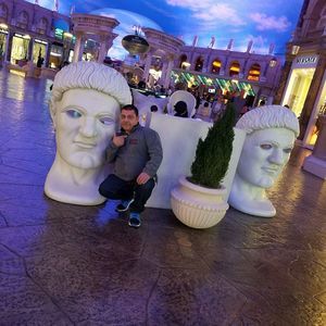 Meet your Posher, Luis roberto